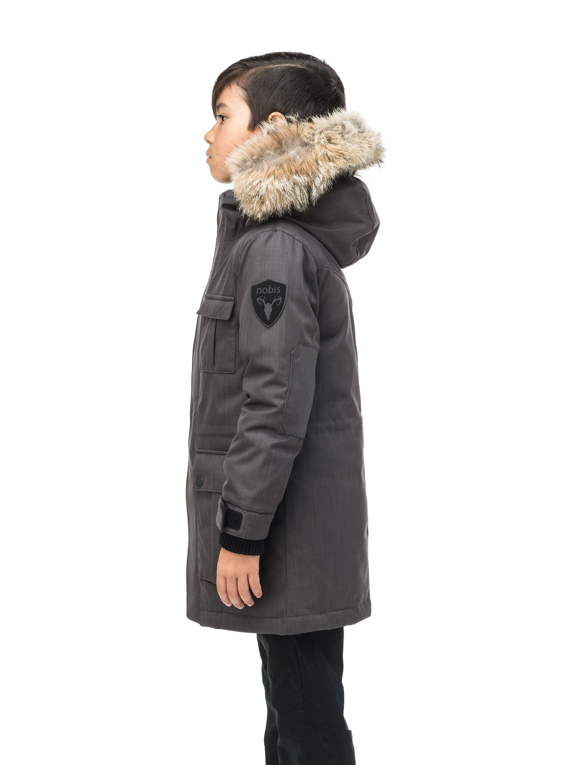 Kid's knee length parka with magnetized closure in CH Steel Grey