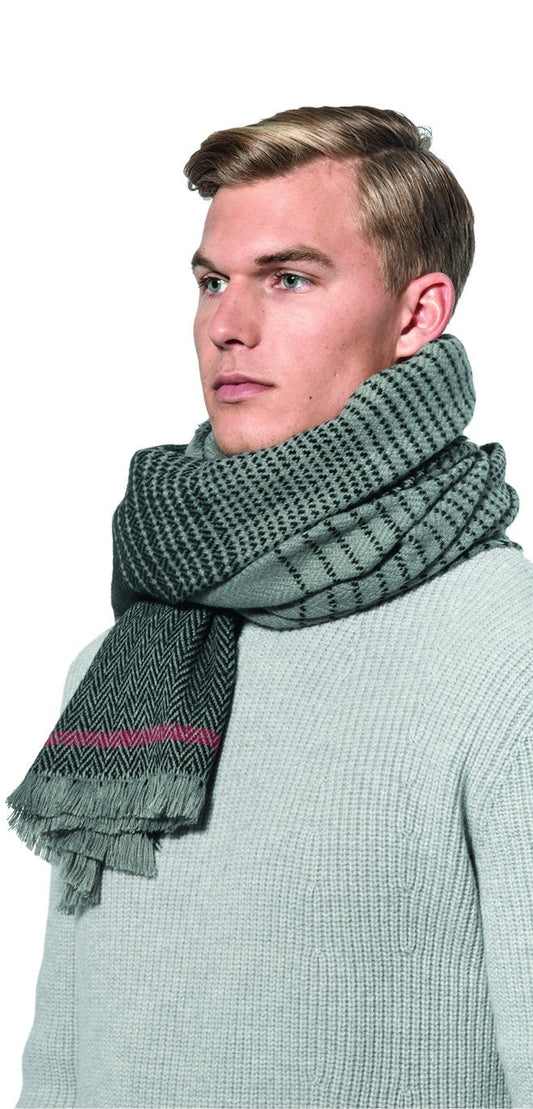 Unisex scarf with contrast chevron pattern in Black/Grey + Black/Grey
