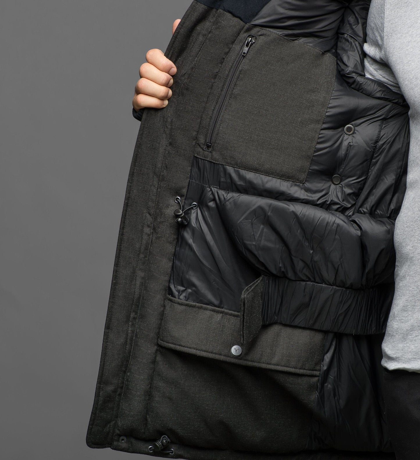Men's extreme wamrth down filled parka with baffle box construction for even down distribution in H. Charcoal or H Red