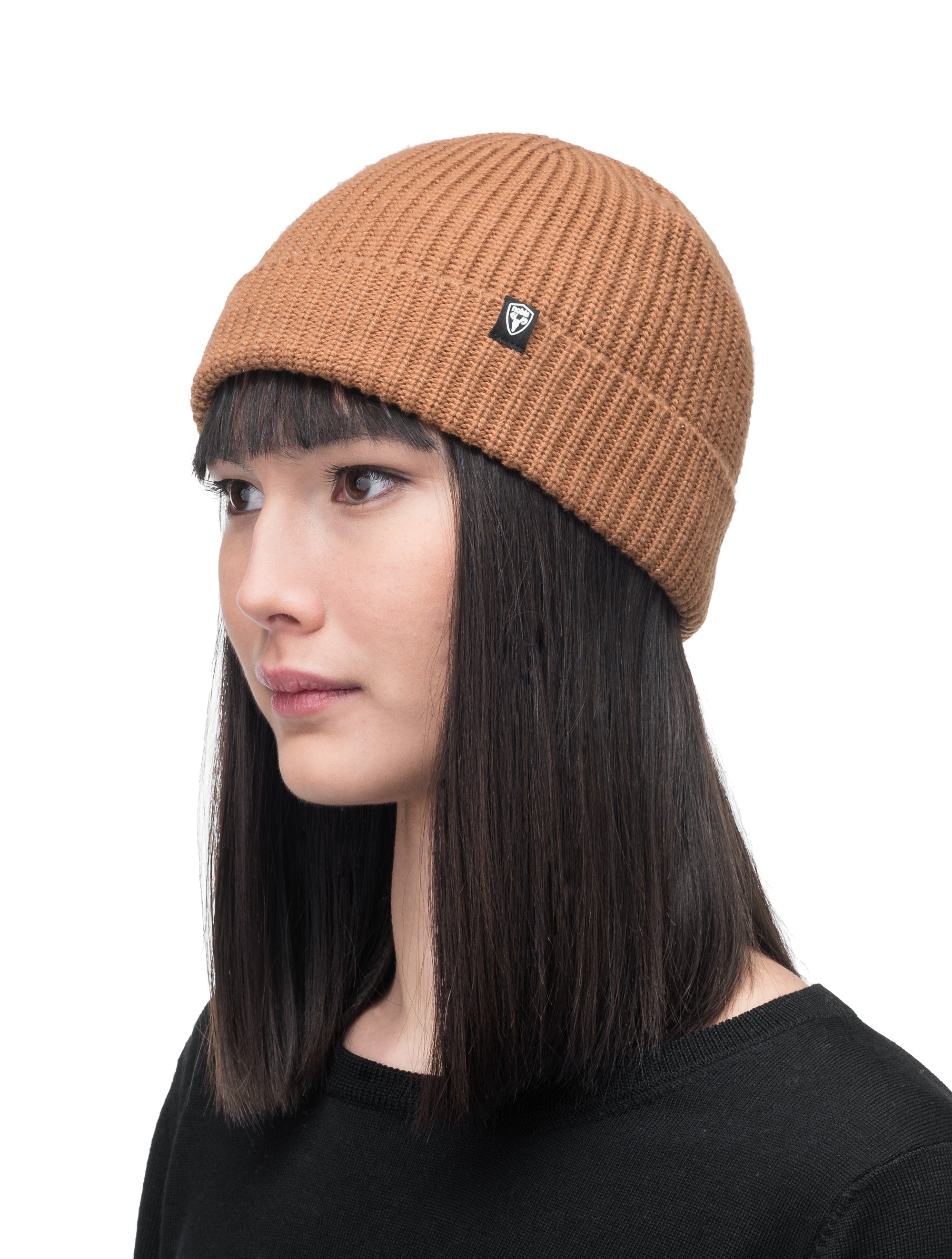 Basic Beanie knitting pattern - Mirella Moments