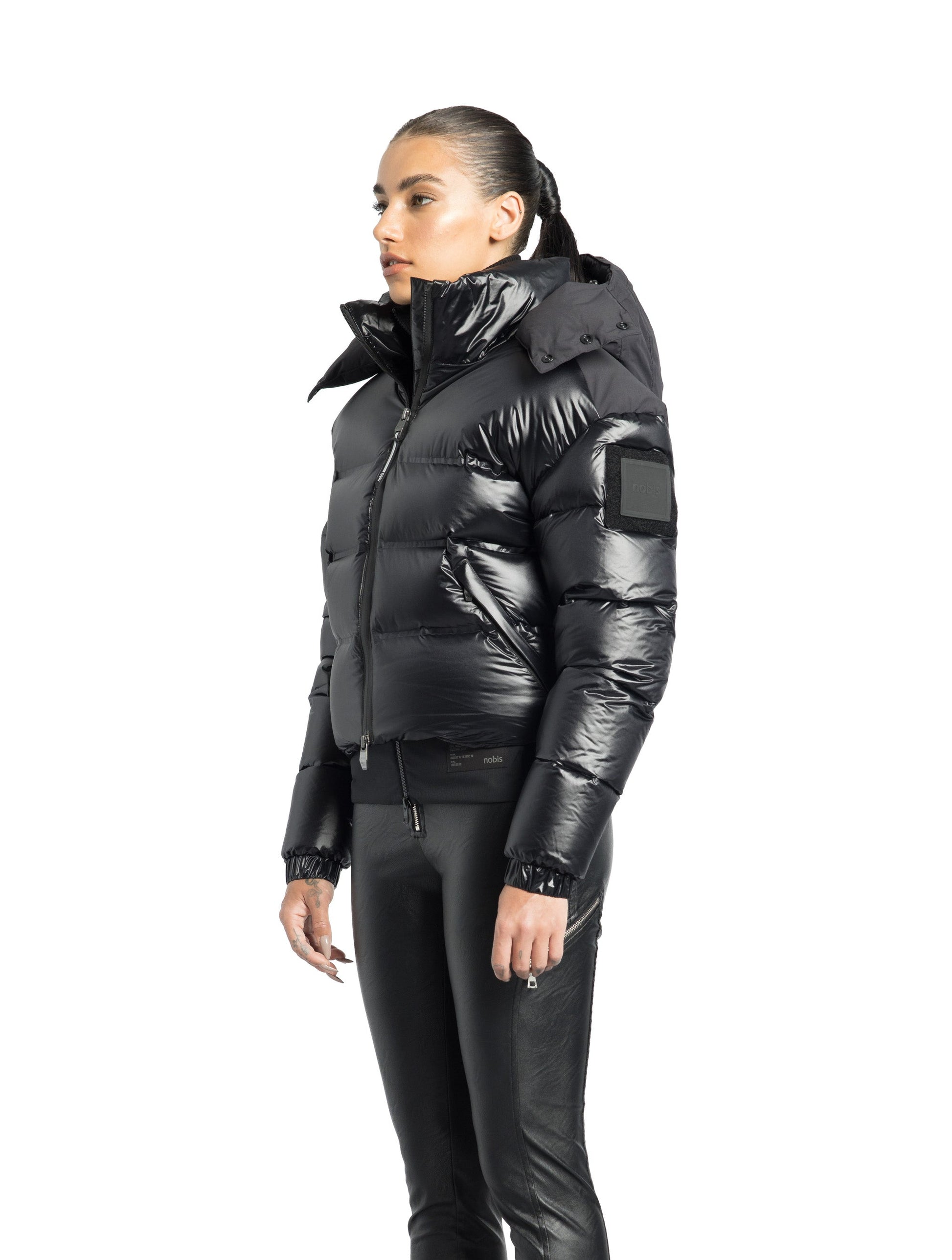 Short padded jacket with high neck - Black
